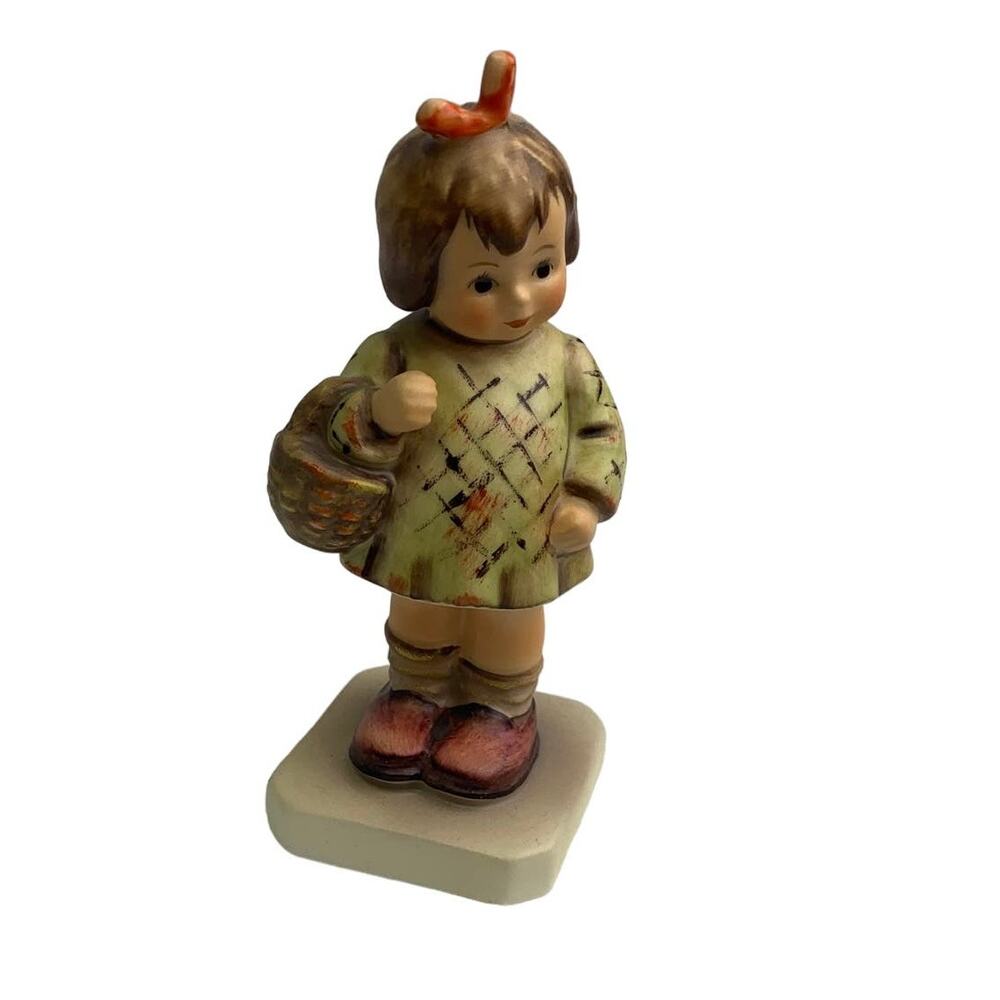 Vintage 1987 Hummel Goebel #479 I Brought You a Gift West Germany Figurine